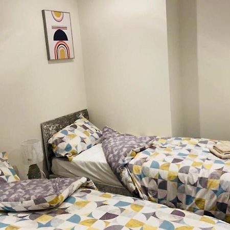 Green Lantern, Private En-Suite Double Bedroom Aveley Ngoại thất bức ảnh
