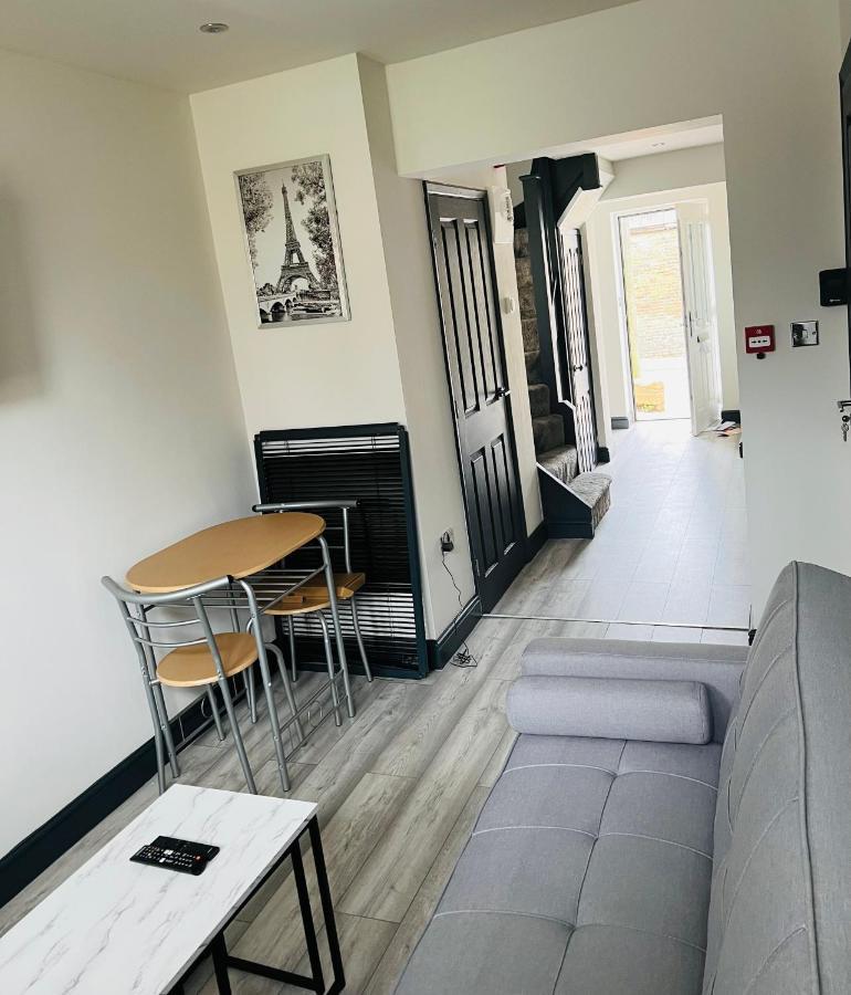 Green Lantern, Private En-Suite Double Bedroom Aveley Ngoại thất bức ảnh