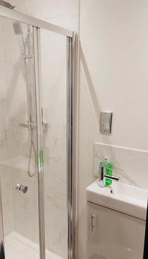 Green Lantern, Private En-Suite Double Bedroom Aveley Ngoại thất bức ảnh
