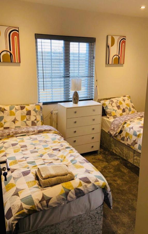 Green Lantern, Private En-Suite Double Bedroom Aveley Ngoại thất bức ảnh